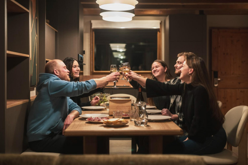 oxalys-vt-18-5pve-dining-table-2-326237