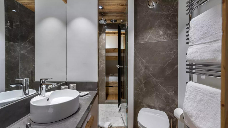 penthouse-savoie-location-chalets-covarel-val-d-ise-re-alpes-france-salle-de-bain-2-jpg-1450603