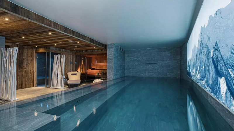 photos-bien-1205-pool-from-jacuzzi-1453018