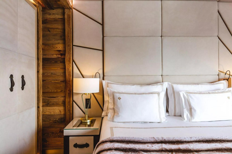 photos-bien-2123-ultima-courchevel-bedroom-sumptuous-design-details-1450323