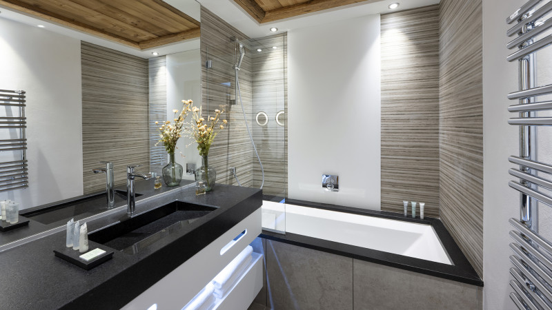 salle-de-bains-appartement-residence-alexane-mgm-hotels-residences-28003-7