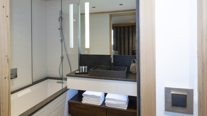 salle-de-bains-appartement-residence-anitea-mgm-hotels-residences-31120-107