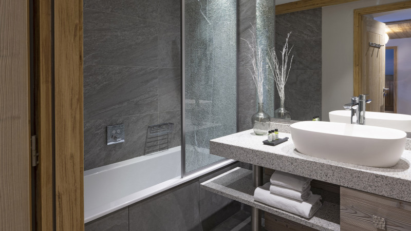 salle-de-bains-appartement-residence-chalets-elena-mgm-hotels-residences-19790-142