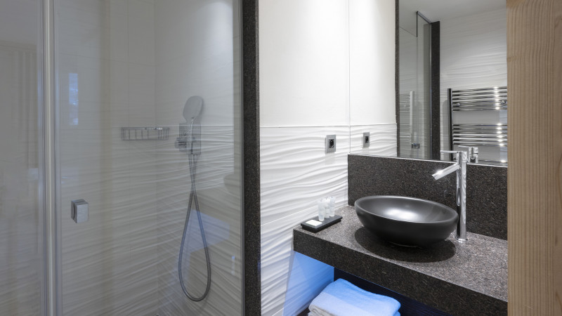 salle-de-douche-appartement-residence-anitea-mgm-hotels-residences-31097-92