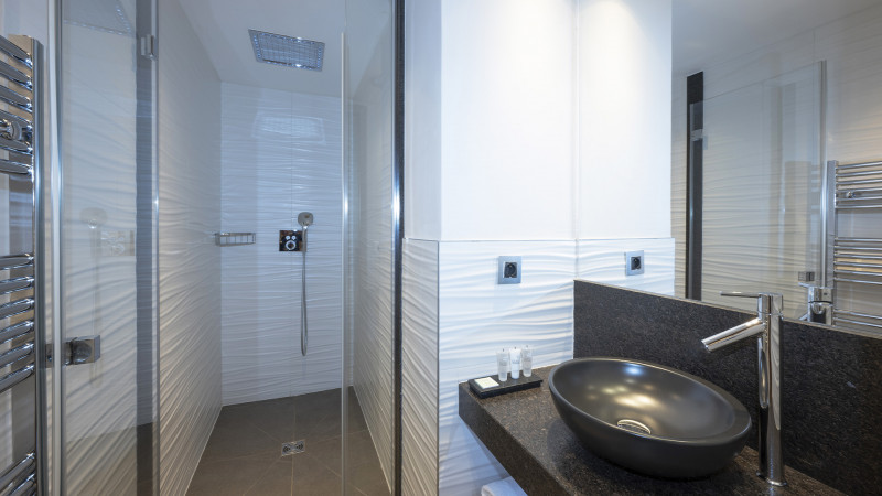 salle-de-douche-appartement-residence-anitea-mgm-hotels-residences-31143-126