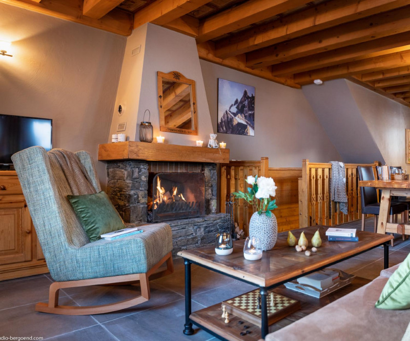 soleil-1-apt13-5p8-8pers-living-room-1-313467