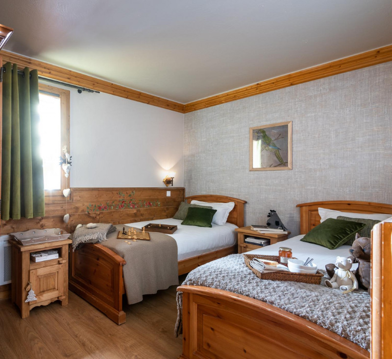 soleil-1-apt13-5p8-8pers-twin-bedroom-2-313470