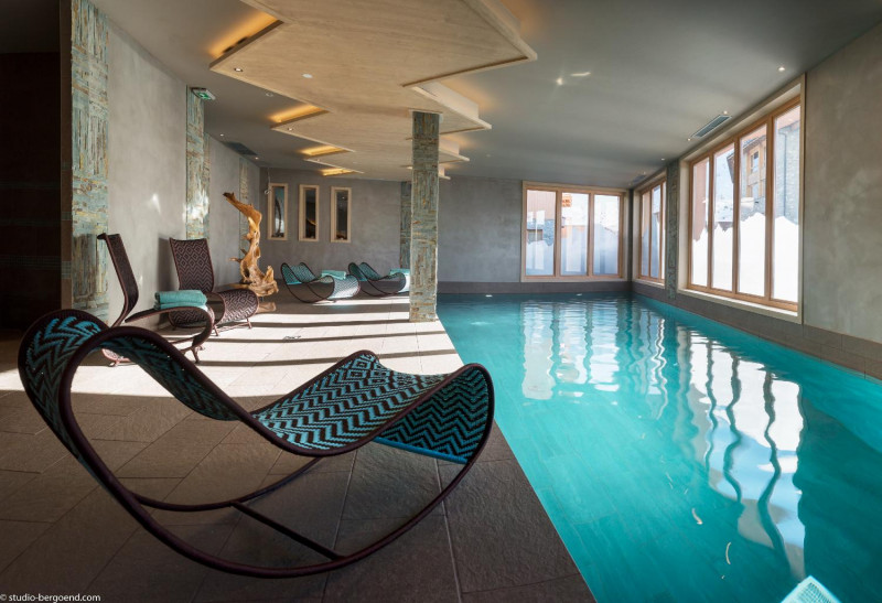 taos-tignes-swimming-area-326367