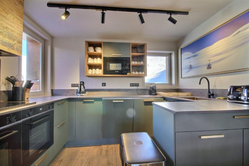 topaz-kitchen-1450043