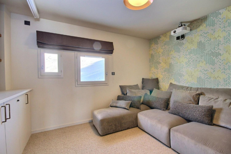 topaz-tv-room-1450047