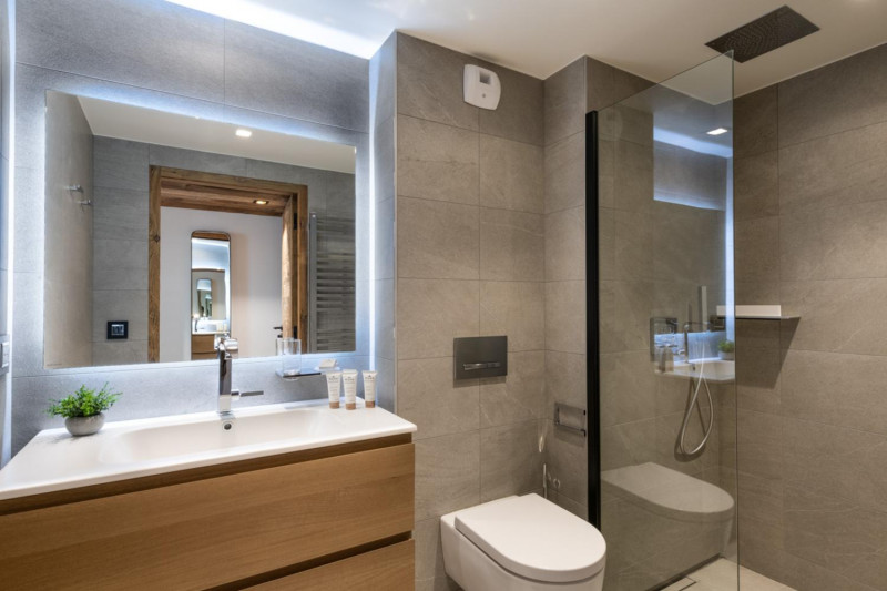 vail-lodge-val-disere-a12-051-760964