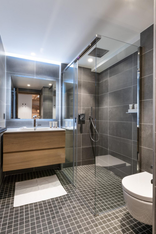 vail-lodge-val-disere-b12-034-761023