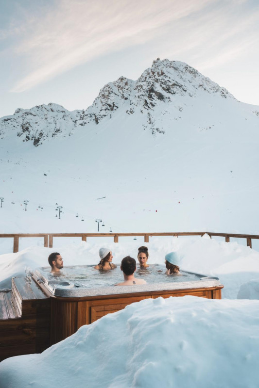 ynycio-tignes-jacuzzi-333413