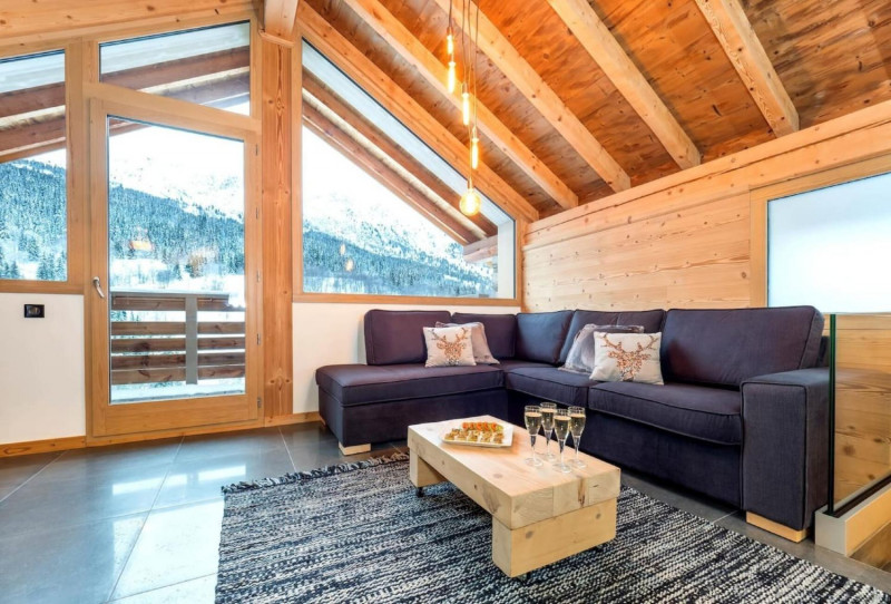 yukon-living-room-1450052 yukon-living-room-1450052