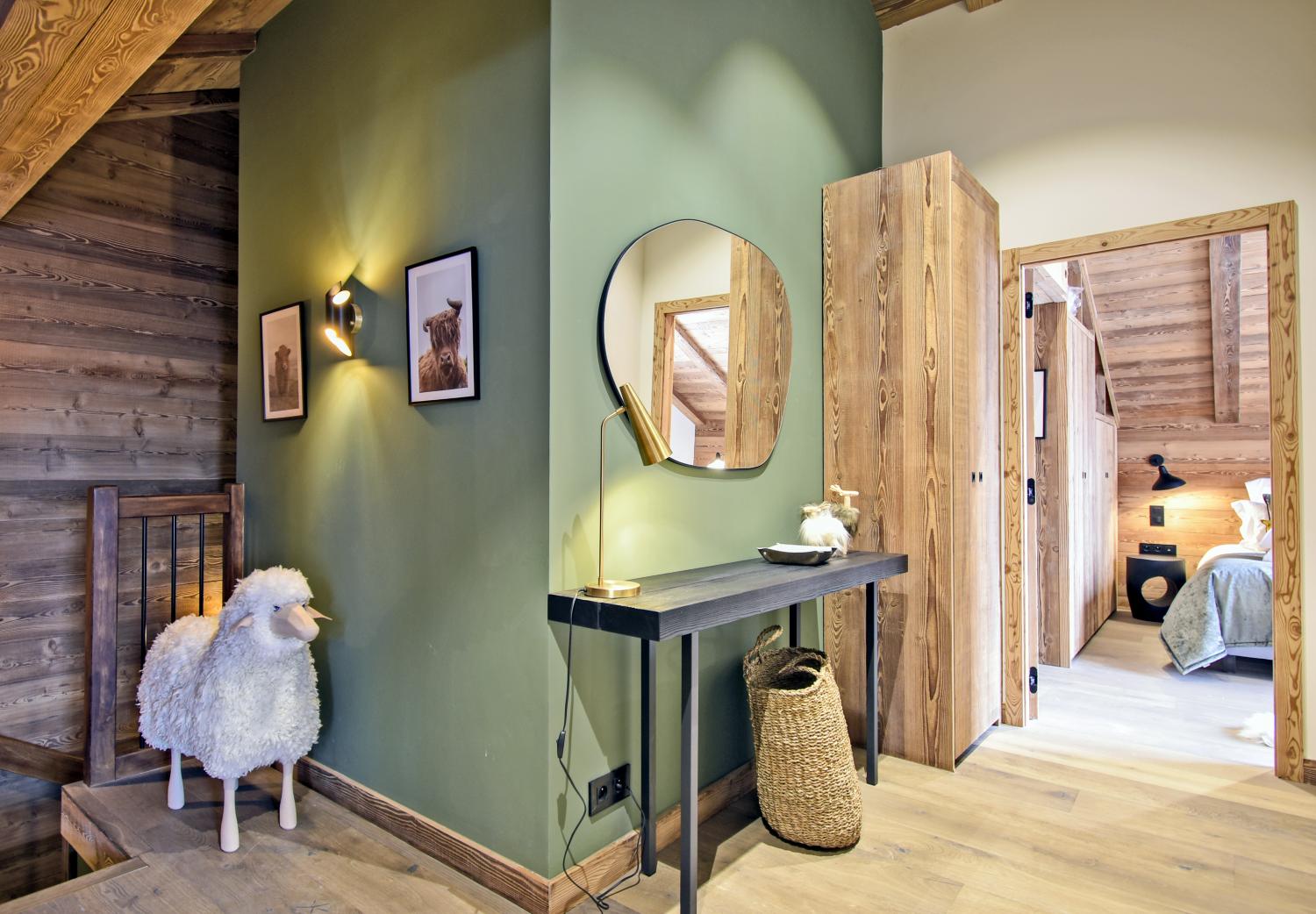 penthouse-isba-401-barnes-meribel-hallway-1453488