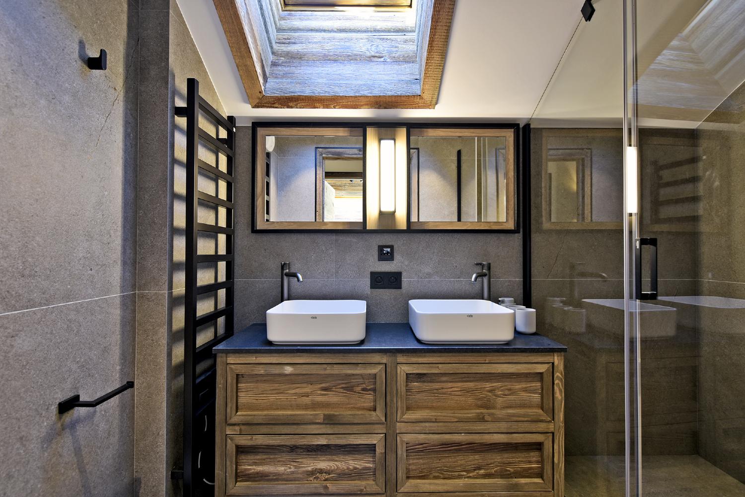 penthouse-merimad-lgcdp-meribel-bathroom-1454222