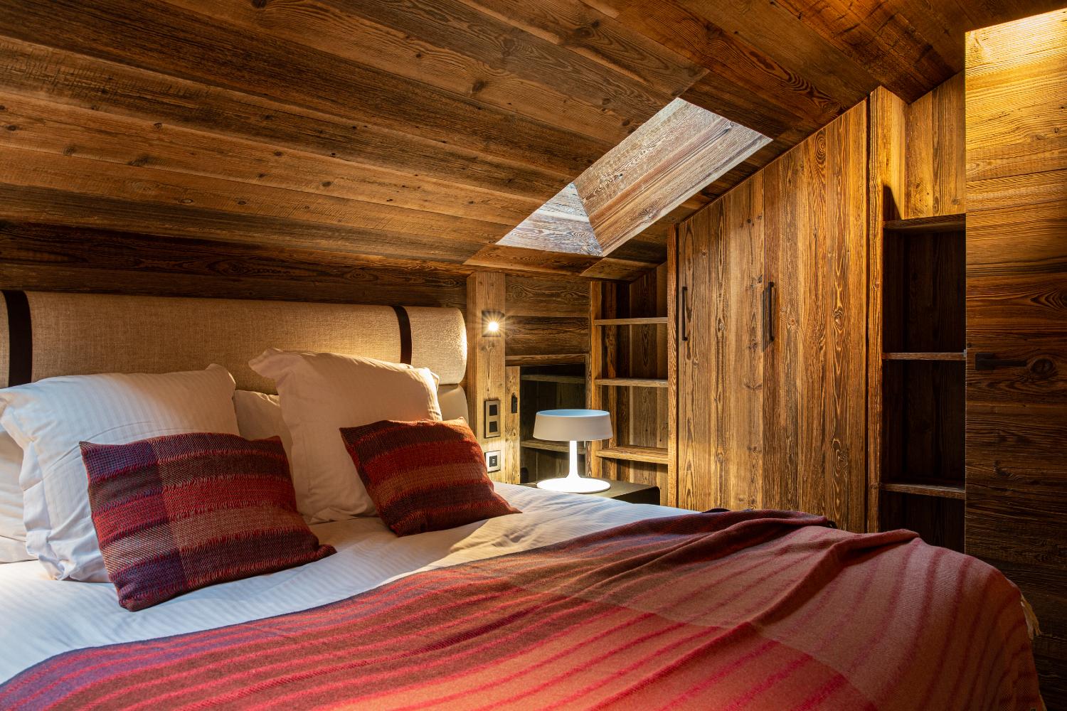 rooftop-chalet-lgcdp-meribel-bedroom-1453998
