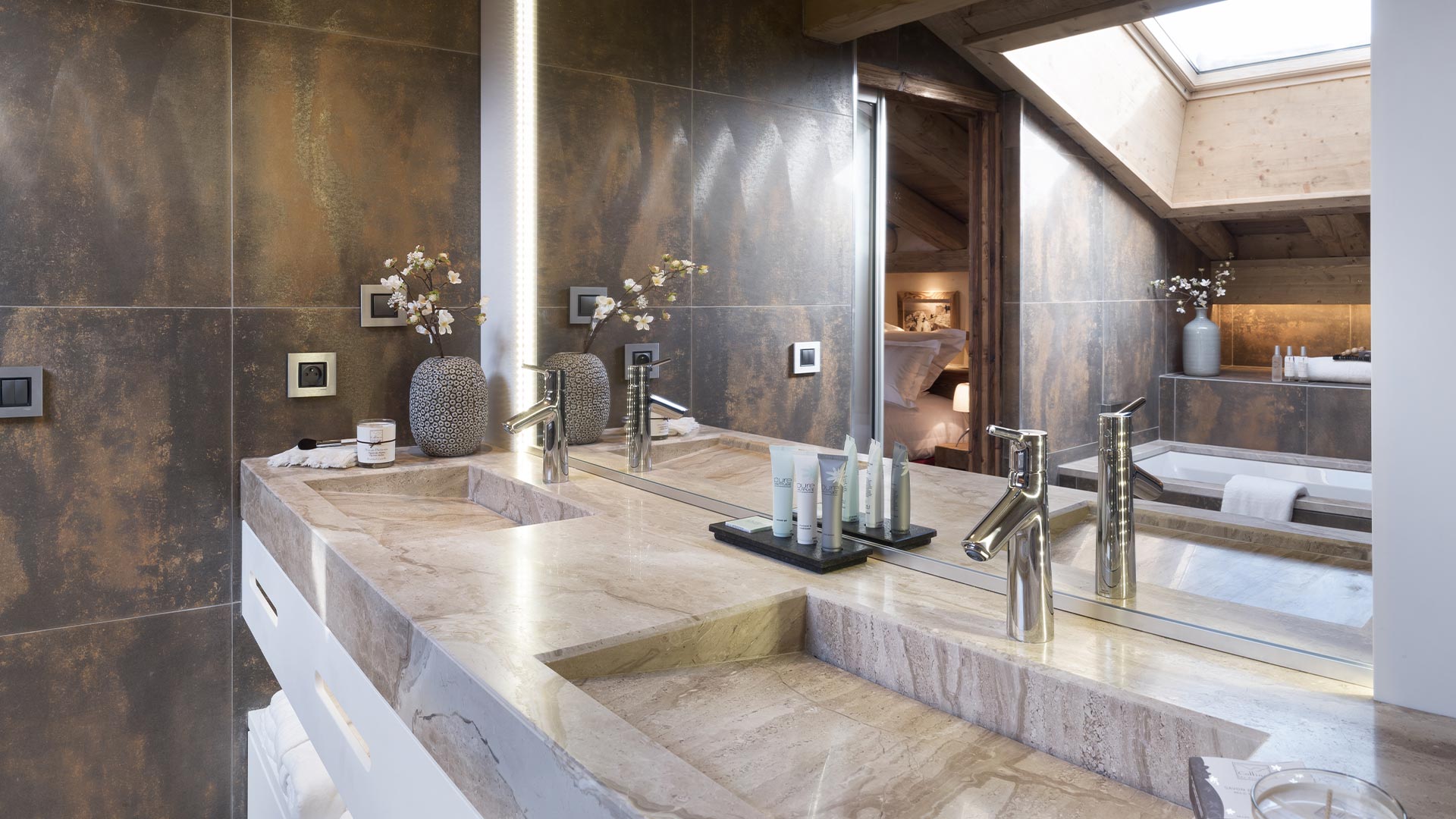 salle-de-bains-appartement-ra-sidence-cristal-de-jade-mgm-ha-tels-ra-sidences-556-202