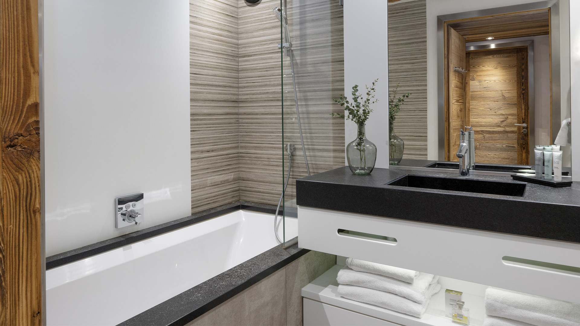 salle-de-bains-appartement-residence-cristal-de-jade-mgm-hotels-residences-20997-168