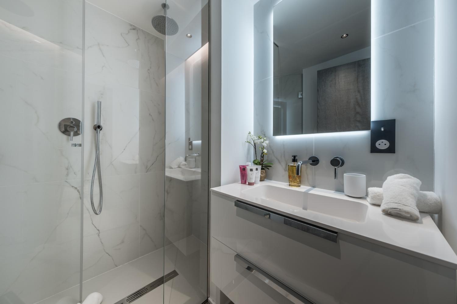 sha-exclusive-alpine-retreat-in-courchevel-1850-luxury-apartment-with-prime-location-courchevel-1850-11-1463748