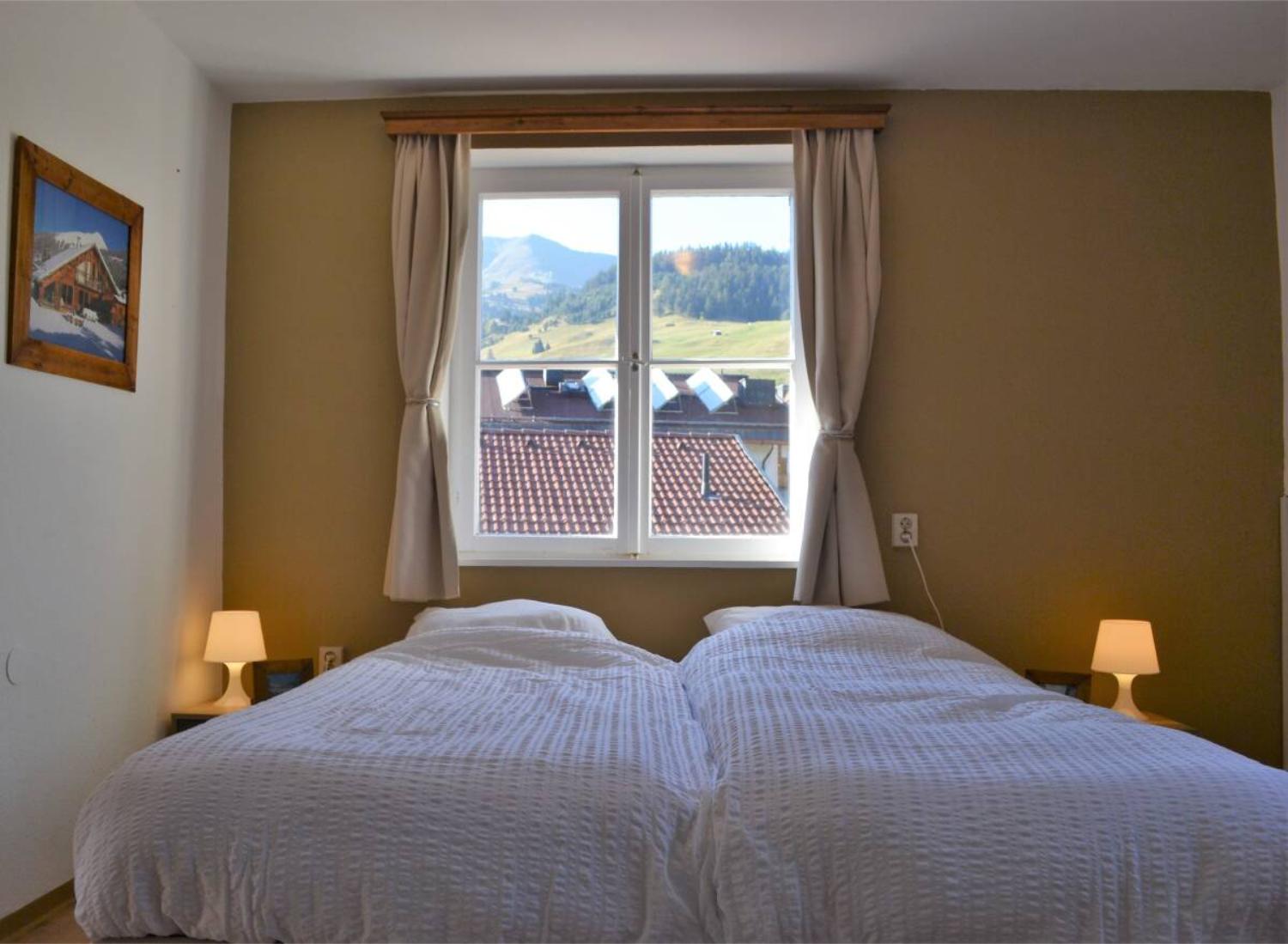slaapkamer-mokka-muur-min-gecomrpimeerd-scalewidthwzeymdbd-1467097