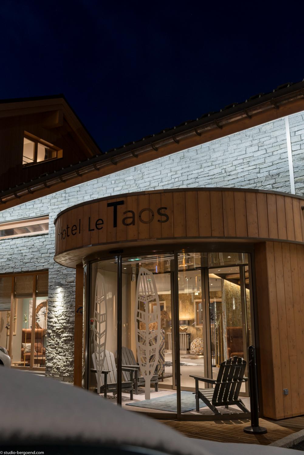 taos-tignes-entrance-326302