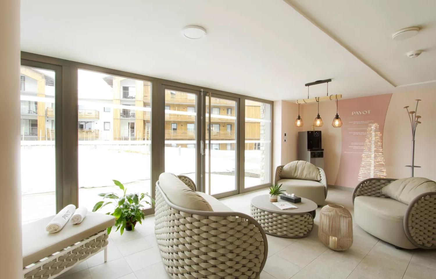 tmp3d6b-3960-spa-payot-eclose-salon-1344371