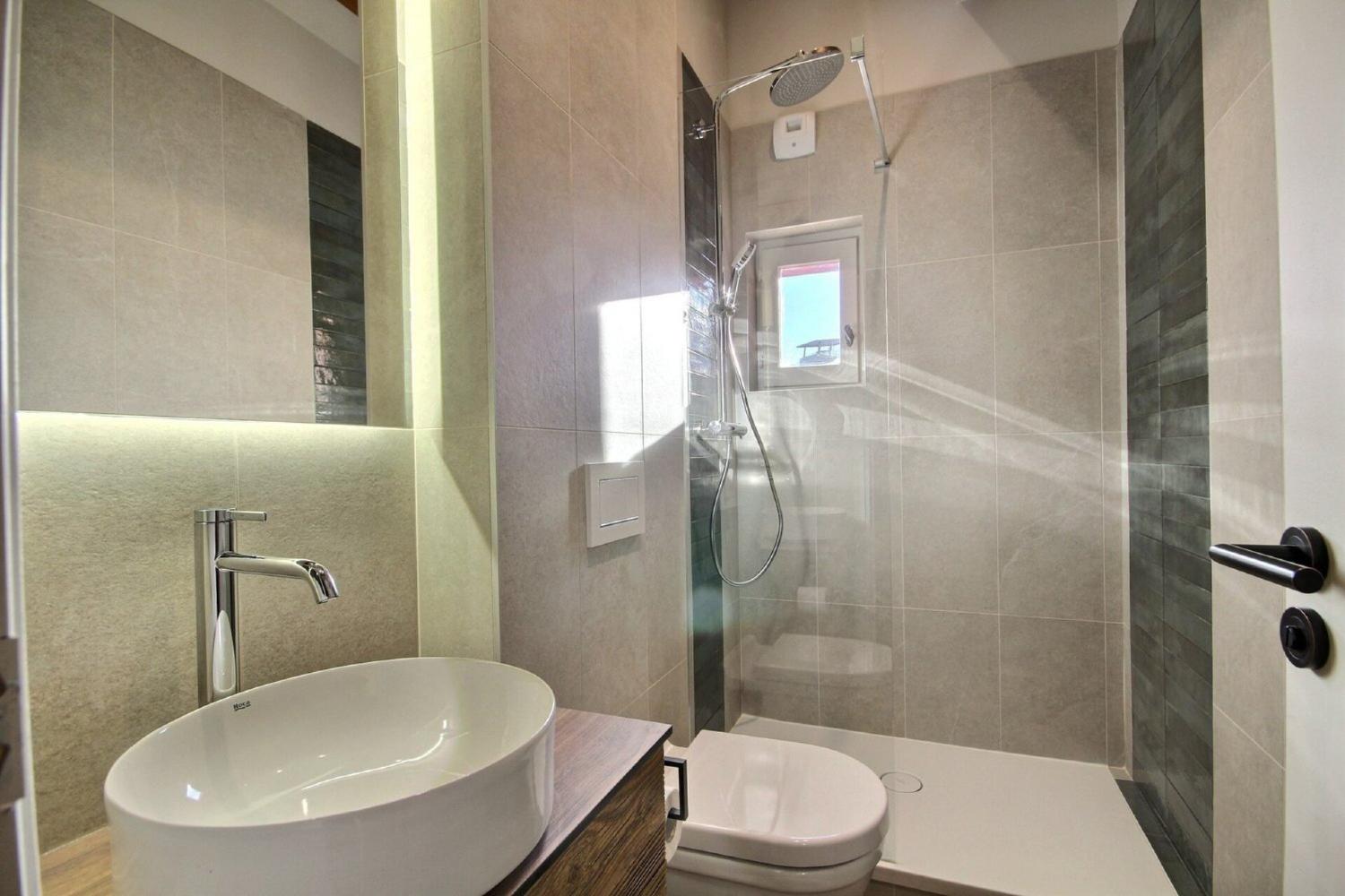 topaz-bathroom-2-1450030