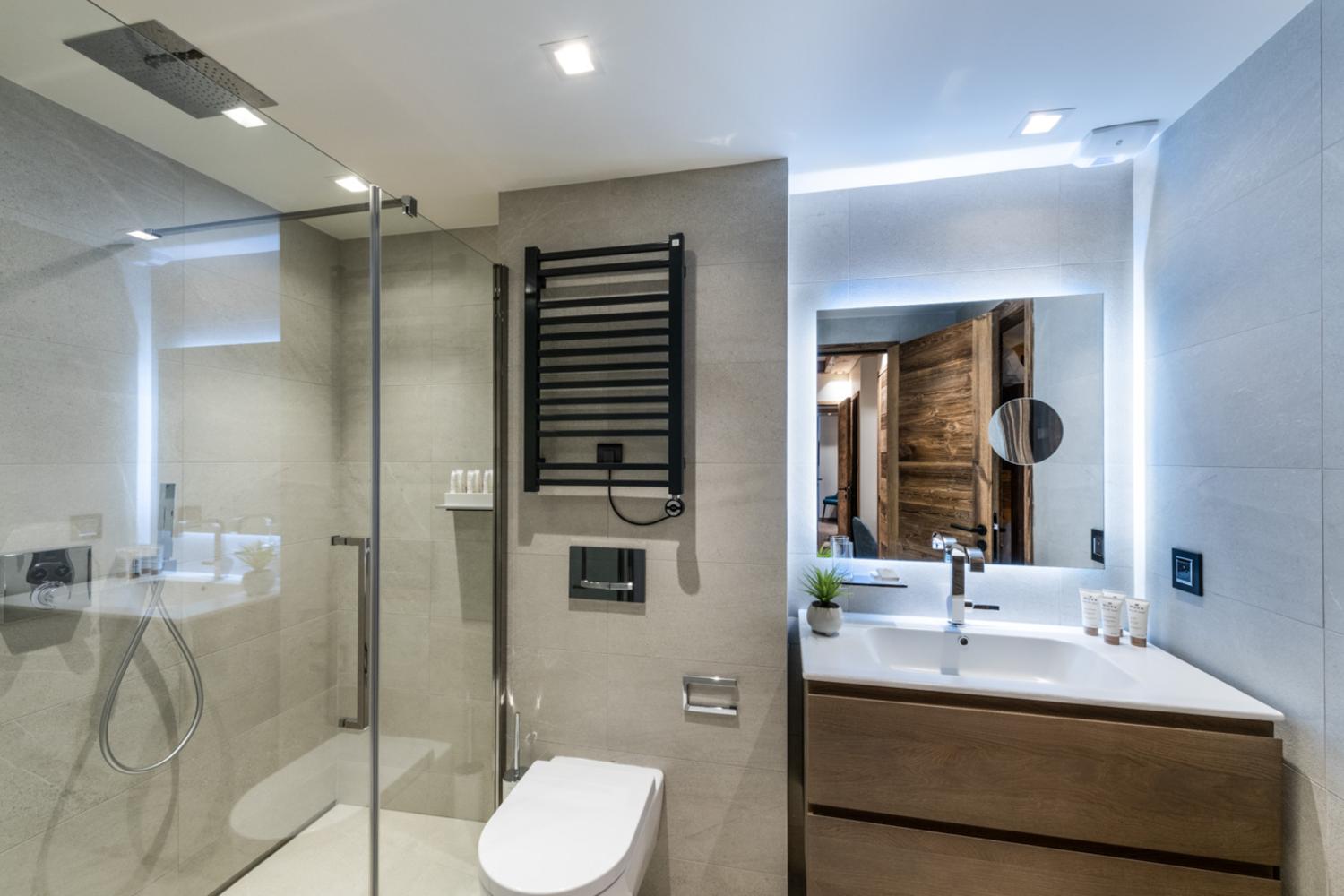 vail-lodge-val-disere-a02-065-760937