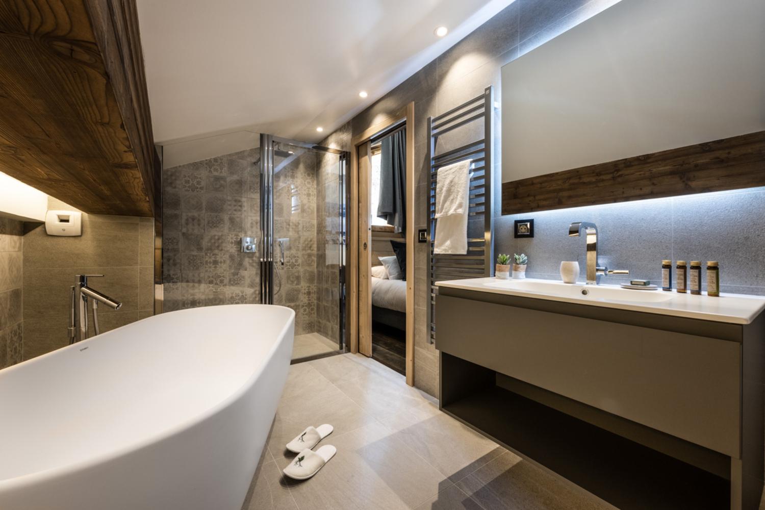 vail-lodge-val-disere-a31-05-760986