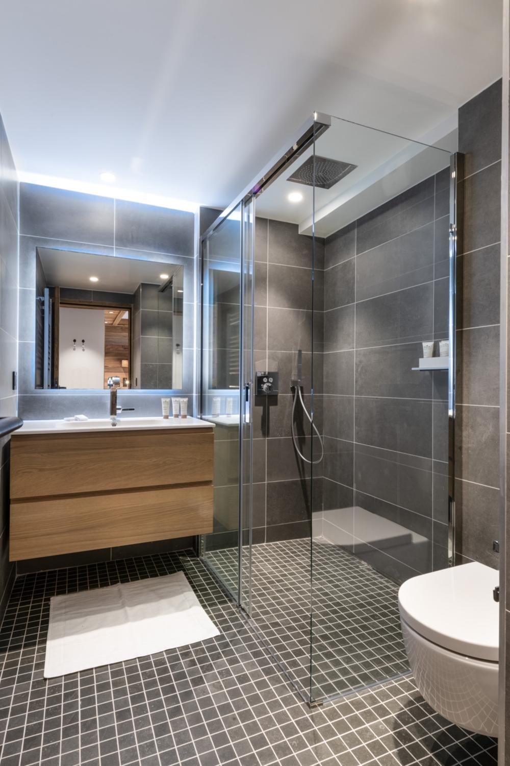 vail-lodge-val-disere-b12-034-761023