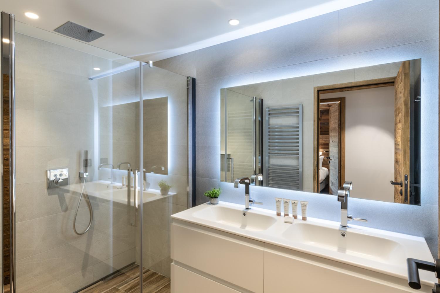 vail-lodge-val-disere-b31-085-761040