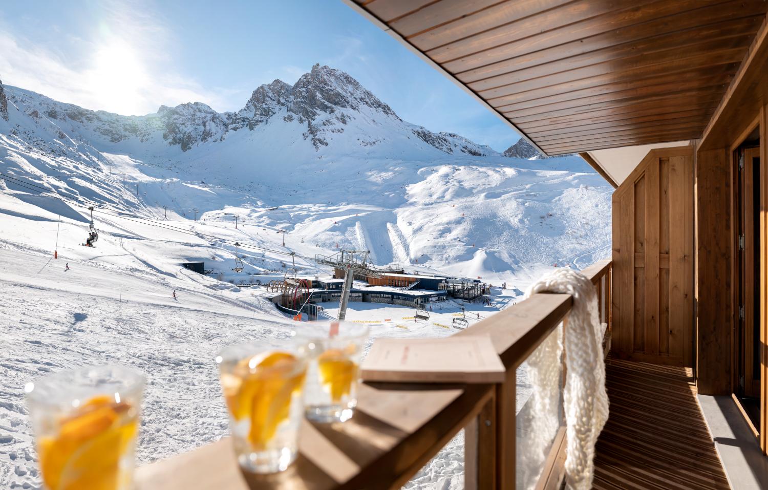 ynycio-tignes-4p6p-balcony-view-333516